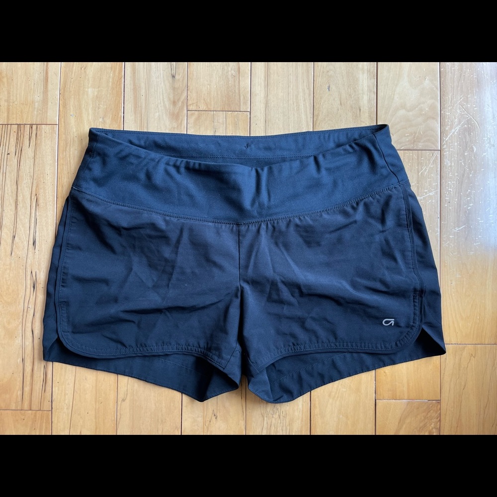GAP Maternity active shorts